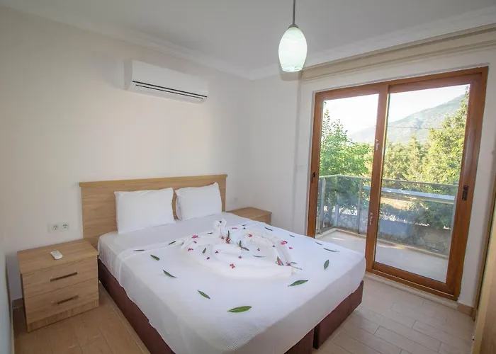 Willa Prestij Letoon 4+1 Villa, Oezel Havuzlu,